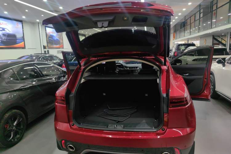 Used Jaguar E-PACE 2018 P200 S China VI Trunk