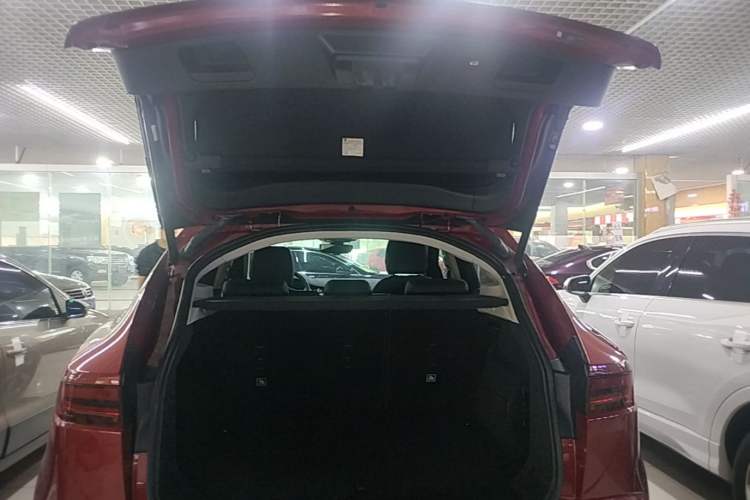 Used Jaguar E-PACE 2018 P200 S China VI Trunk