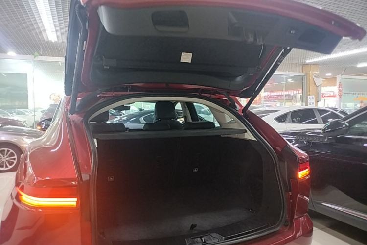 Used Jaguar E-PACE 2018 P200 S China VI Trunk