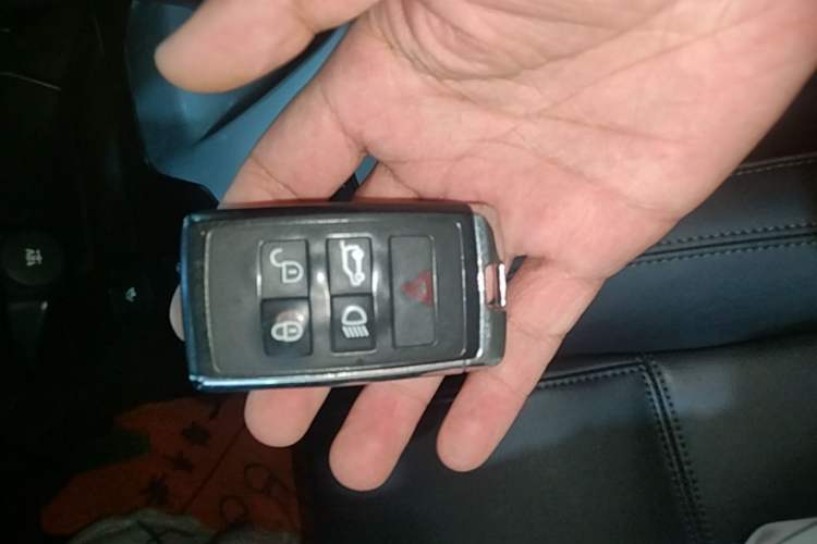 Used Jaguar E-PACE 2018 P200 S China VI Vehicle Key