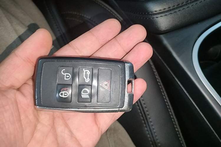Used Jaguar E-PACE 2018 P200 S China VI Vehicle Key