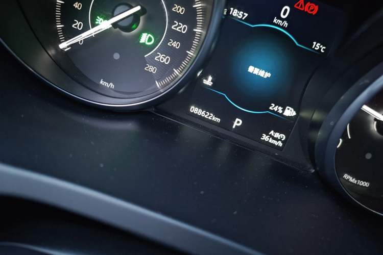 Used Jaguar E-PACE 2018 P250 S China V-standard Odometer Close Up