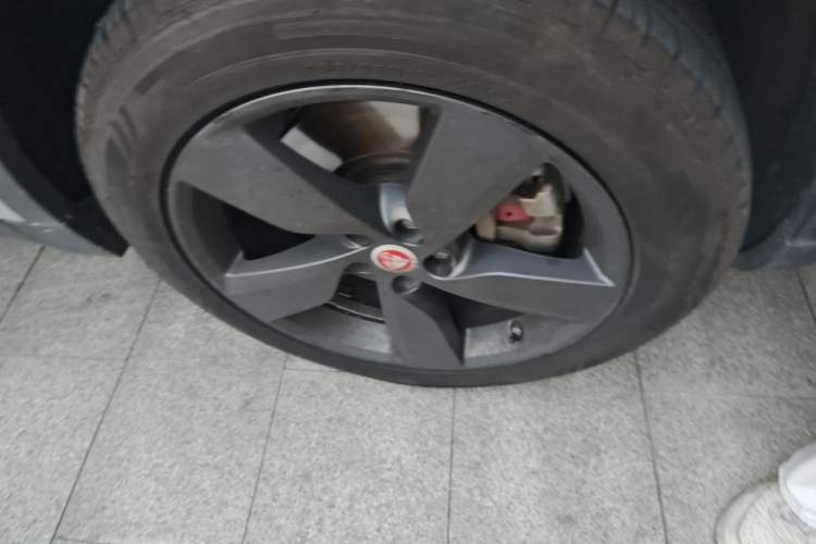Used Jaguar E-PACE 2018 P250 S China V-standard Right Front Wheel Hub