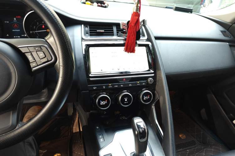 Used Jaguar E-PACE 2018 P200 S China VI Audio And AC Panel