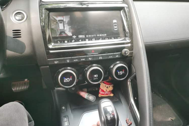 Used Jaguar E-PACE 2018 P200 S China VI Audio And AC Panel