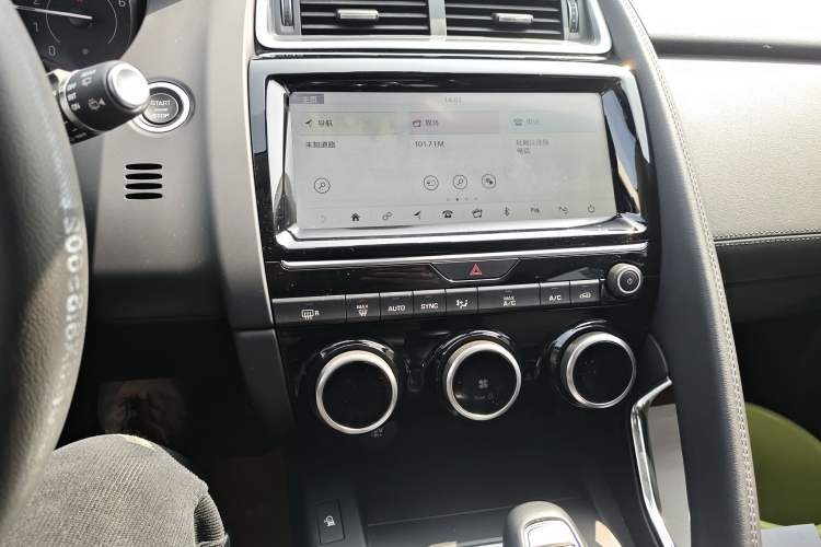 Used Jaguar E-PACE 2018 P200 S China VI Audio And AC Panel