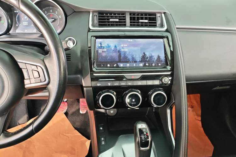 Used Jaguar E-PACE 2018 P200 China VI Audio And AC Panel
