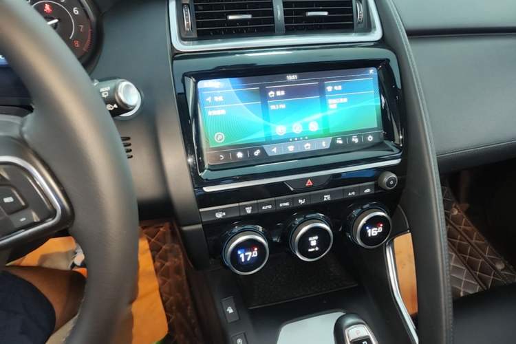 Used Jaguar E-PACE 2018 P250 S China VI Audio And AC Panel