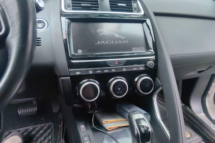 Used Jaguar E-PACE 2018 P250 S China VI Audio And AC Panel