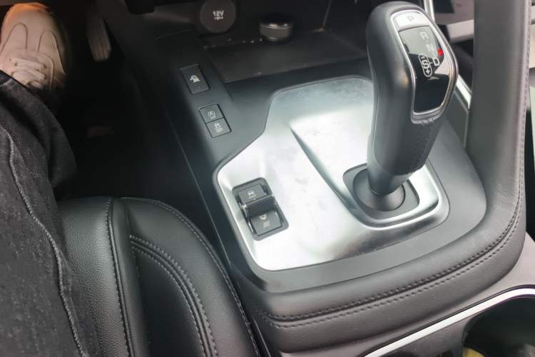 Used Jaguar E-PACE 2018 P200 S China VI Audio And AC Panel