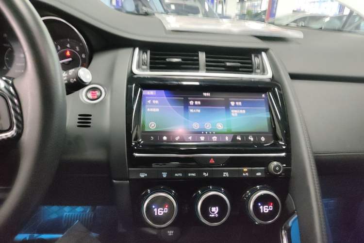Used Jaguar E-PACE 2018 P200 S China VI Audio And AC Panel