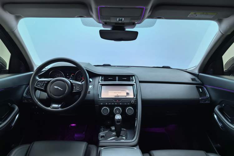 Used Jaguar E-PACE 2018 P200 S China VI Audio And AC Panel