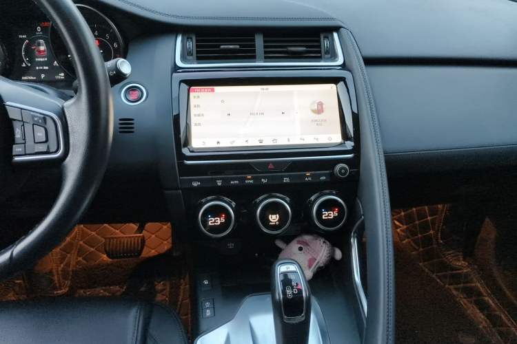 Used Jaguar E-PACE 2018 P200 S China VI Audio And AC Panel