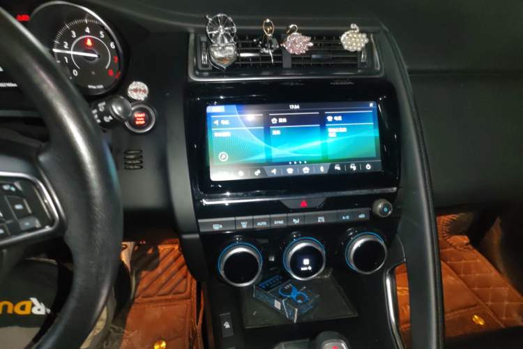 Used Jaguar E-PACE 2018 P200 S China VI Audio And AC Panel