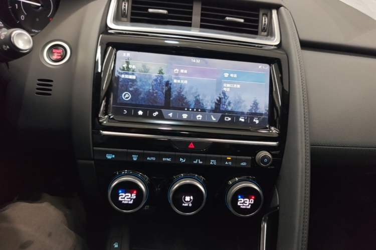 Used Jaguar E-PACE 2018 P250 SE China VI Audio And AC Panel