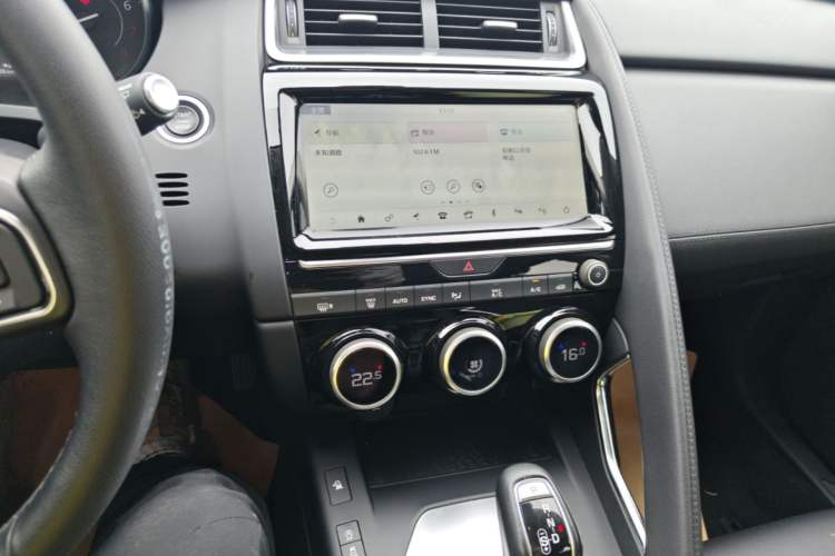 Used Jaguar E-PACE 2018 P200 S China VI Audio And AC Panel