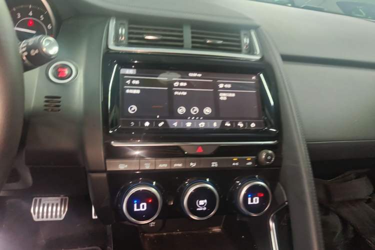 Used Jaguar E-PACE 2018 P200 S China VI Audio And AC Panel