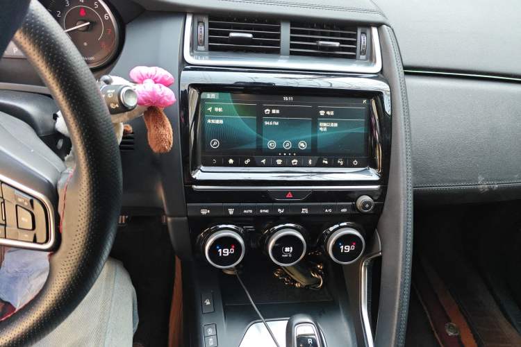 Used Jaguar E-PACE 2018 P200 S China VI Audio And AC Panel