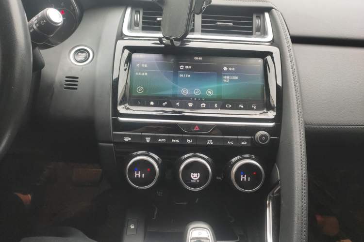 Used Jaguar E-PACE 2018 P200 S China VI Audio And AC Panel