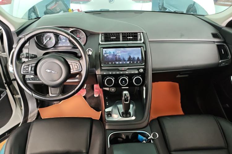 Used Jaguar E-PACE 2018 P200 China VI Center Console