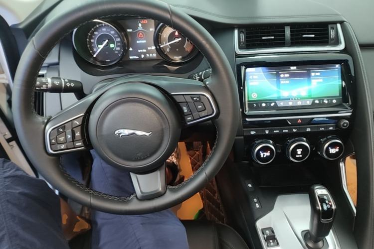 Used Jaguar E-PACE 2018 P250 S China VI Center Console