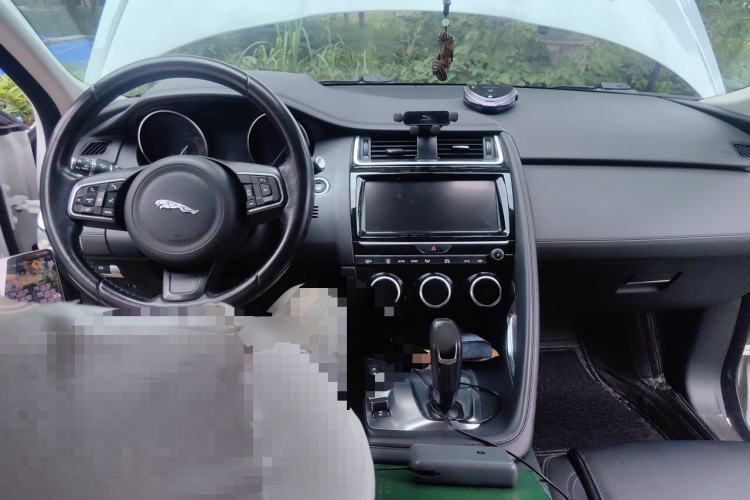 Used Jaguar E-PACE 2018 P250 S China VI Center Console