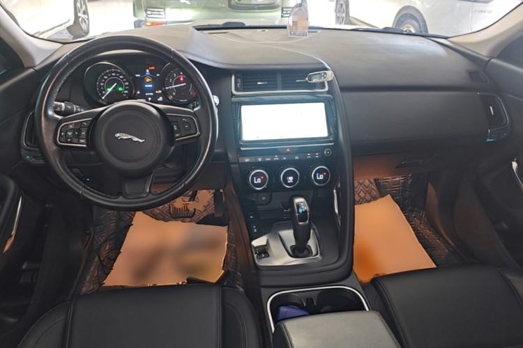 Used Jaguar E-PACE 2018 P250 S China VI Center Console