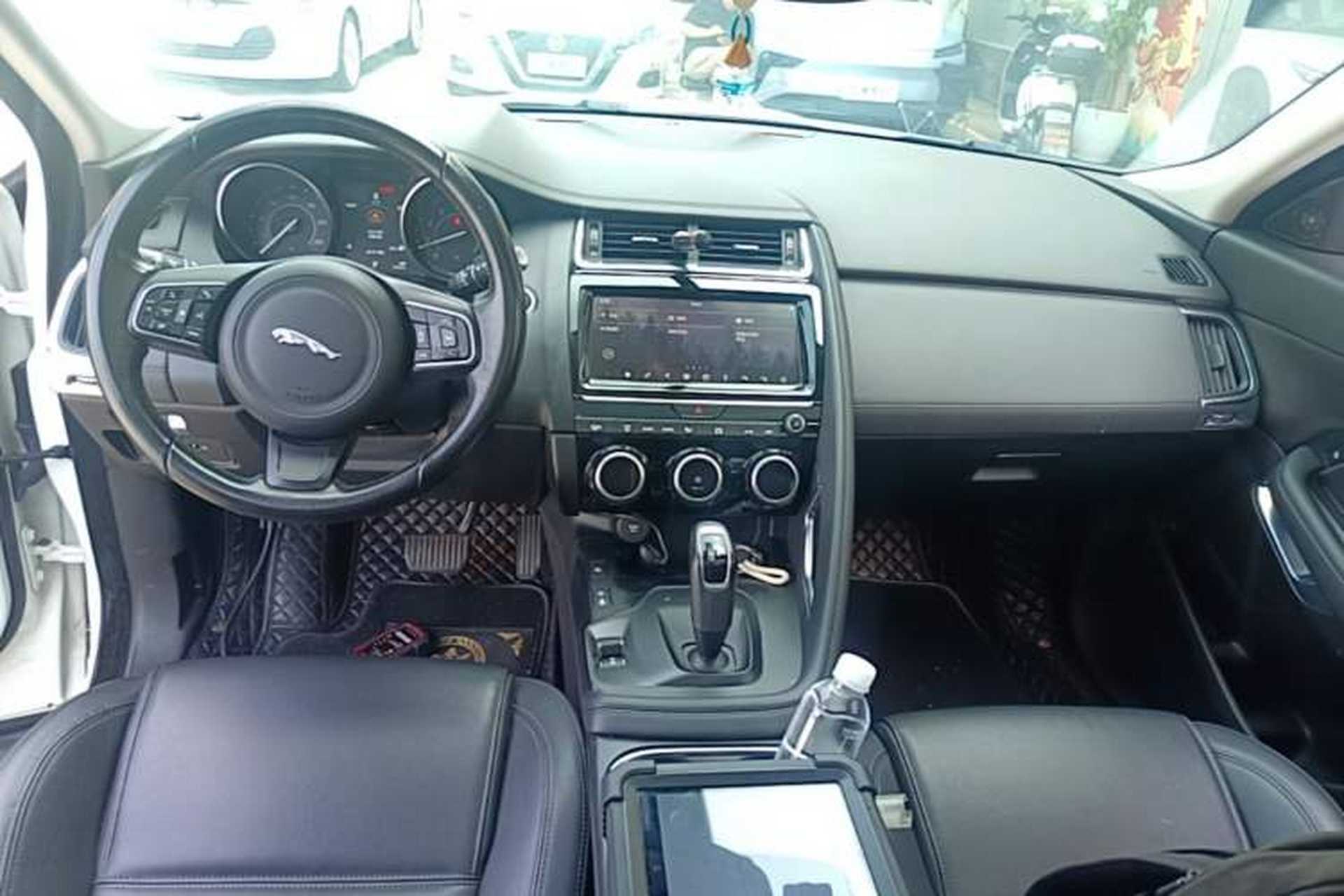 Used Jaguar E-PACE 2018 P250 S China VI Center Console