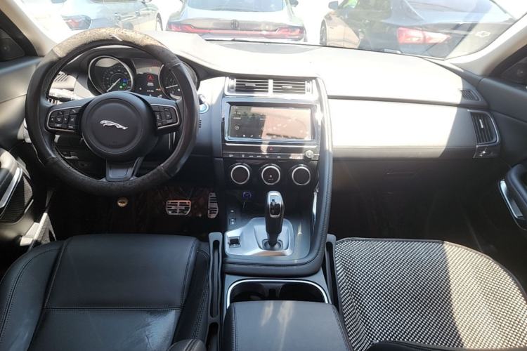 Used Jaguar E-PACE 2018 P200 S China VI Center Console