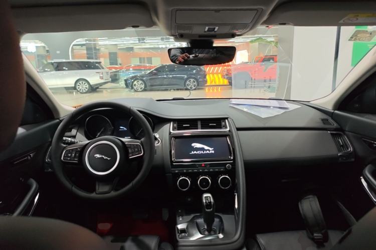 Used Jaguar E-PACE 2018 P250 SE China VI Center Console
