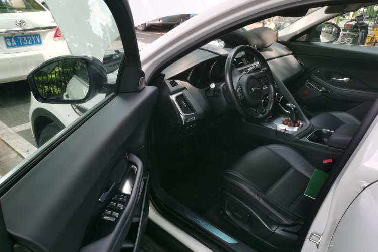 Used Jaguar E-PACE 2018 P200 S China VI Driver Seat