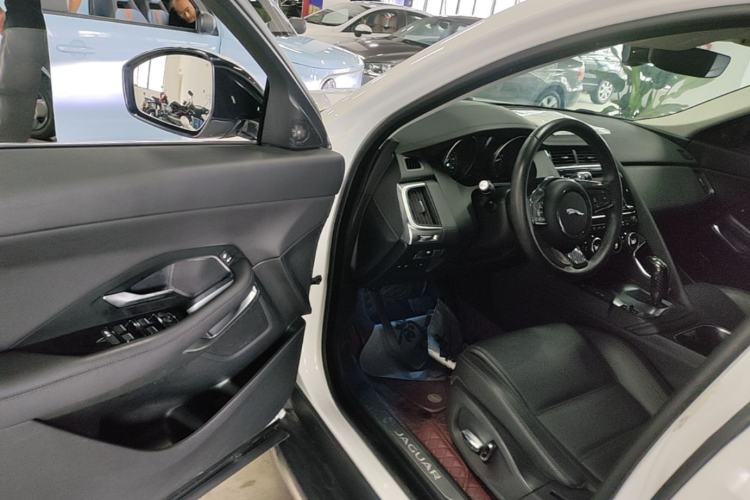 Used Jaguar E-PACE 2018 P200 S China VI Driver Seat