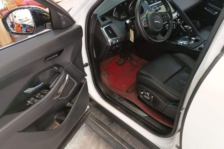 Used Jaguar E-PACE 2018 P250 SE China VI Driver Seat