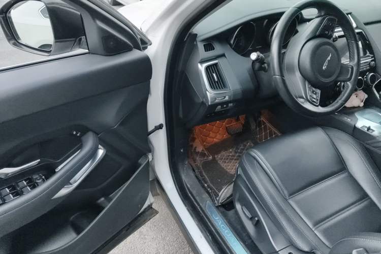 Used Jaguar E-PACE 2018 P200 S China VI Driver Seat
