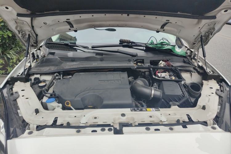Used Jaguar E-PACE 2018 P200 S China VI Engine Bay