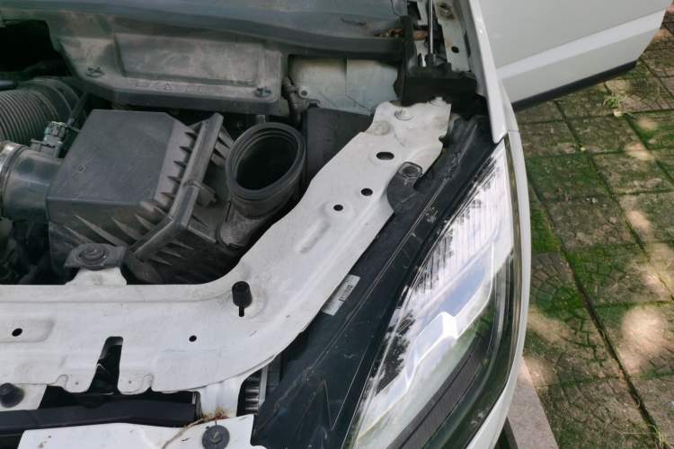 Used Jaguar E-PACE 2018 P200 S China VI Engine Bay Left