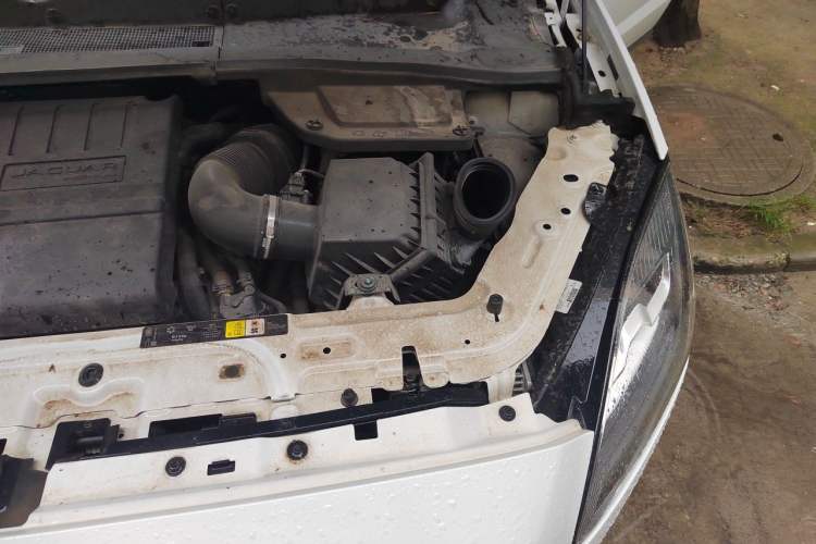 Used Jaguar E-PACE 2018 P200 S China V-standard Engine Bay Left