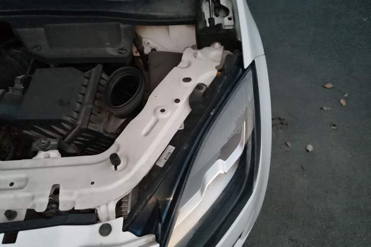 Used Jaguar E-PACE 2018 P200 S China VI Engine Bay Left