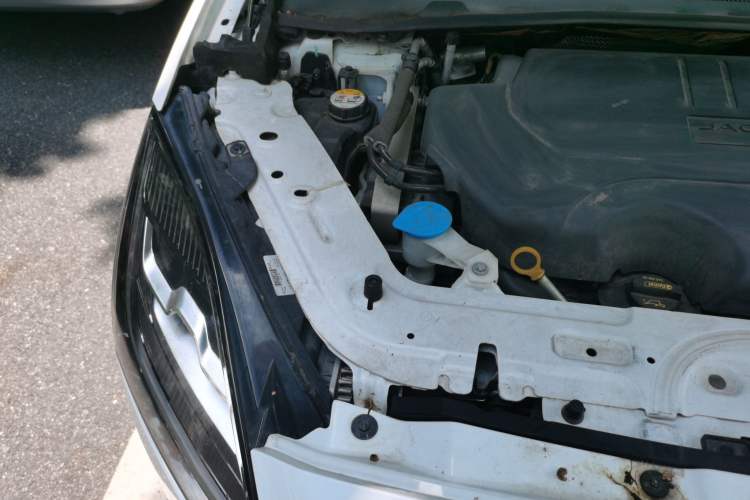 Used Jaguar E-PACE 2018 P200 S China VI Engine Bay Right