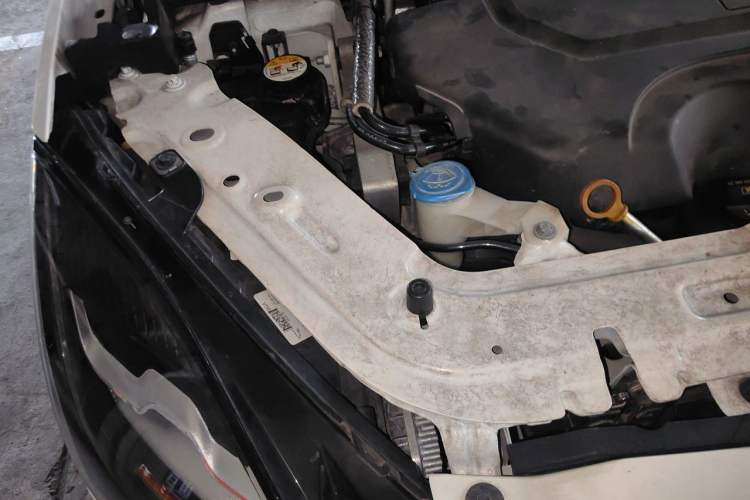 Used Jaguar E-PACE 2018 P200 S China VI Engine Bay Right