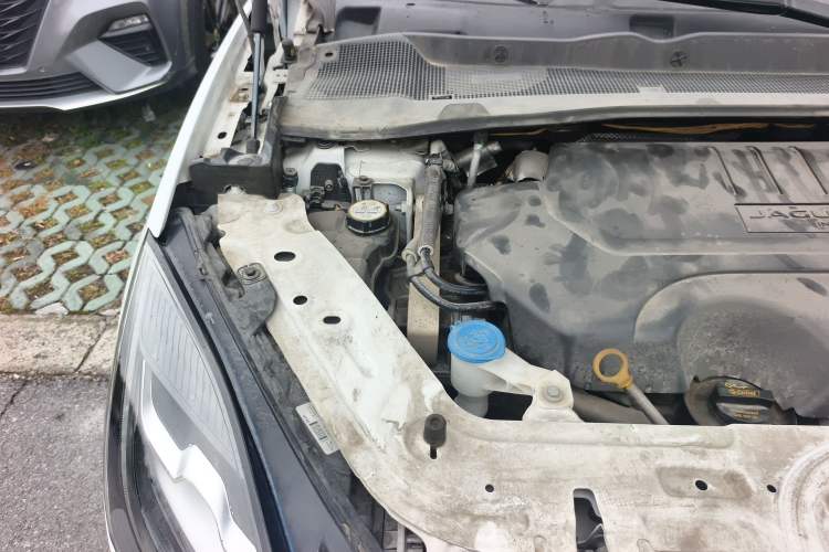 Used Jaguar E-PACE 2018 P200 S China VI Engine Bay Right