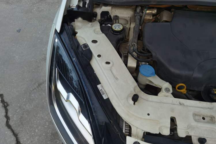 Used Jaguar E-PACE 2018 P200 China V Standard Engine Bay Right