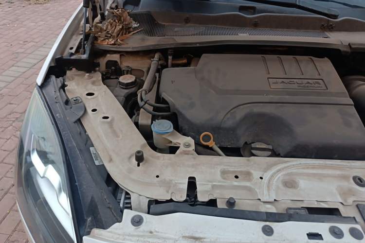 Used Jaguar E-PACE 2018 P200 China V Standard Engine Bay Right