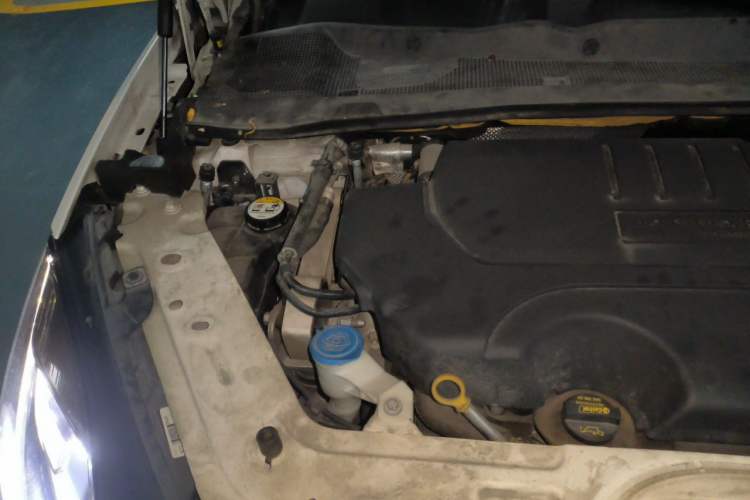 Used Jaguar E-PACE 2018 P200 S China V-standard Engine Bay Right