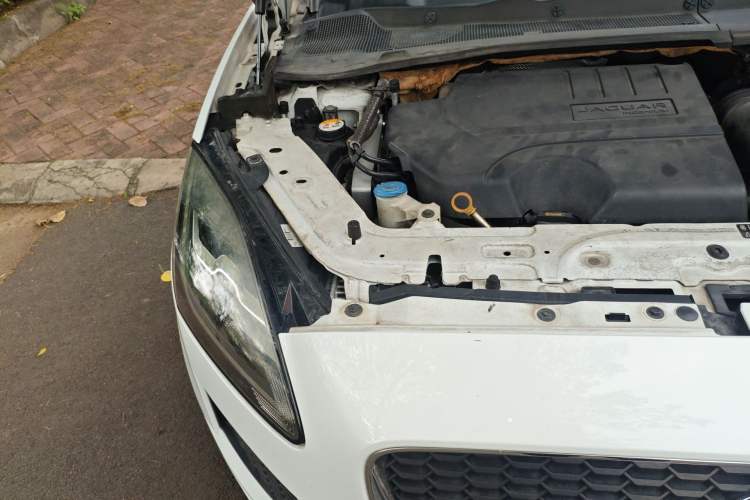 Used Jaguar E-PACE 2018 P200 S China VI Engine Bay Right