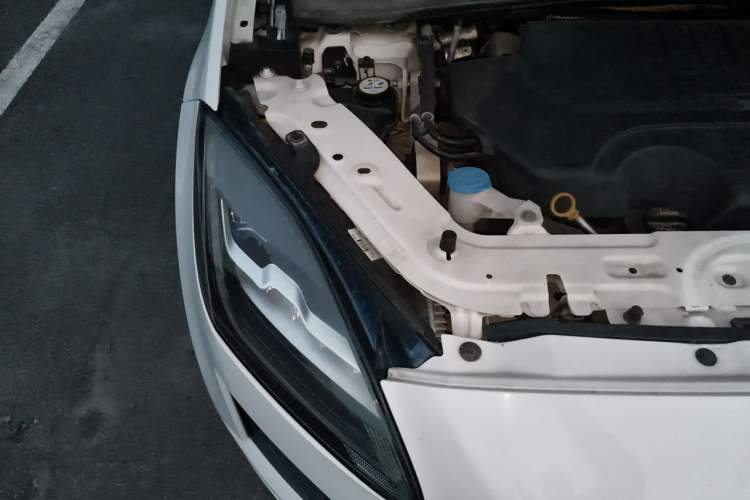 Used Jaguar E-PACE 2018 P200 S China VI Engine Bay Right