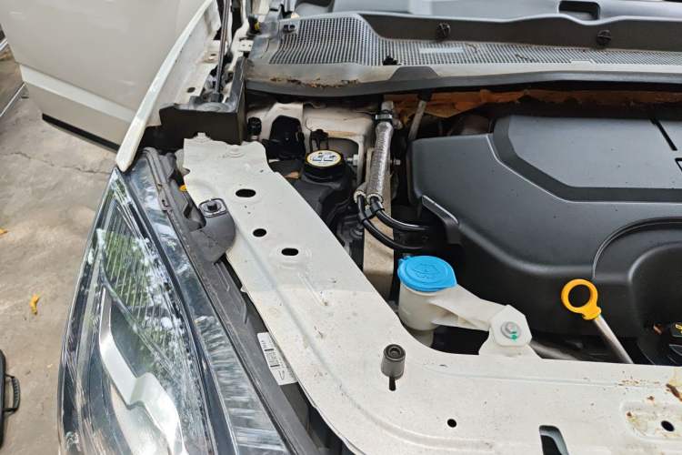Used Jaguar E-PACE 2018 P250 S China VI Engine Bay Right