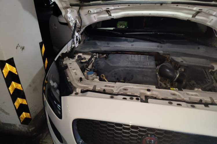 Used Jaguar E-PACE 2018 P200 China V Standard Engine Bay Right