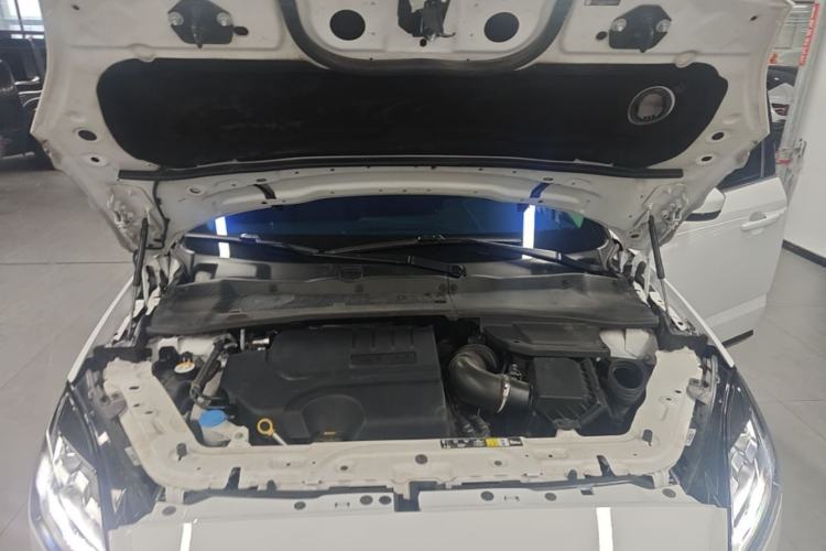 Used Jaguar E-PACE 2018 P200 S China VI Engine Bay