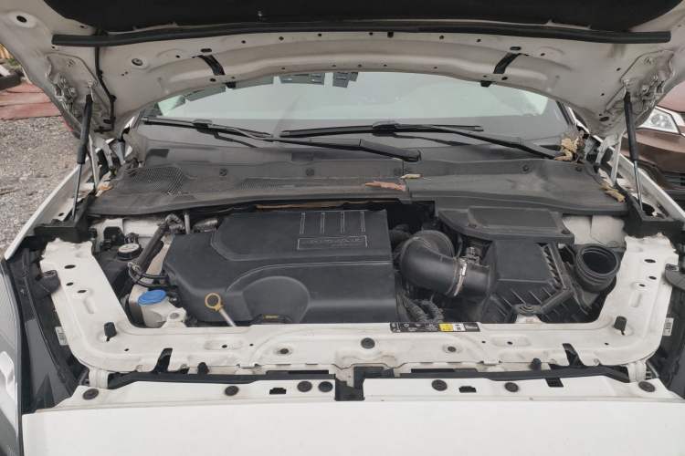 Used Jaguar E-PACE 2018 P200 S China VI Engine Bay